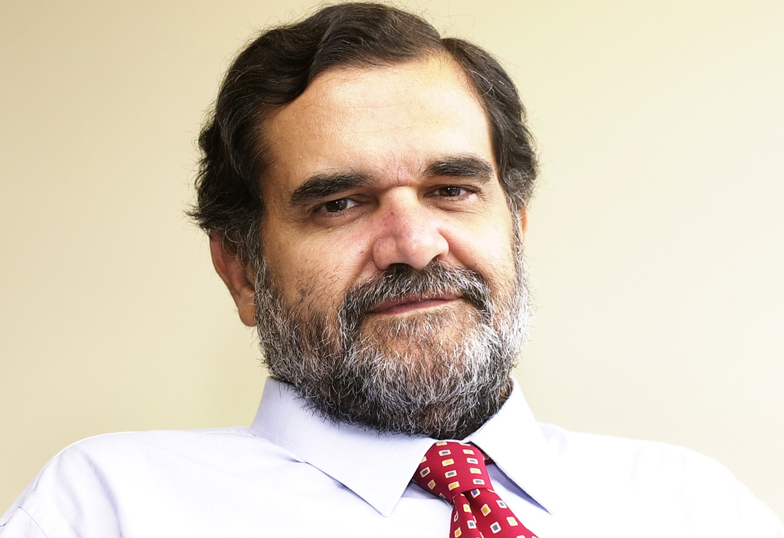 Morre o jornalista Celso Pinto, criador do jornal Valor Econômico