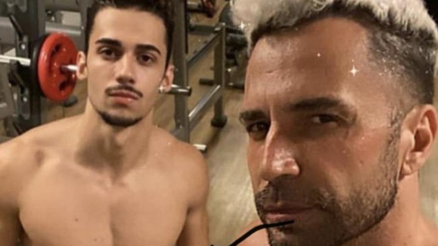 Conhecido por pensões atrasadas, Latino explica porque adotou rapaz de 21 anos