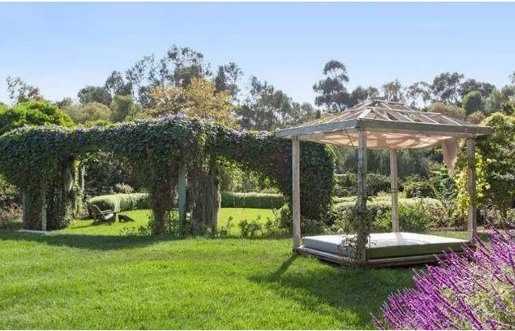 A atriz Julia Roberts, 52, vendeu por US$ 8 milhões (cerca de R$ 41,2 milhões) uma casa que possuía em Malibu, nos Estados Unidos. (Foto: divulgação)