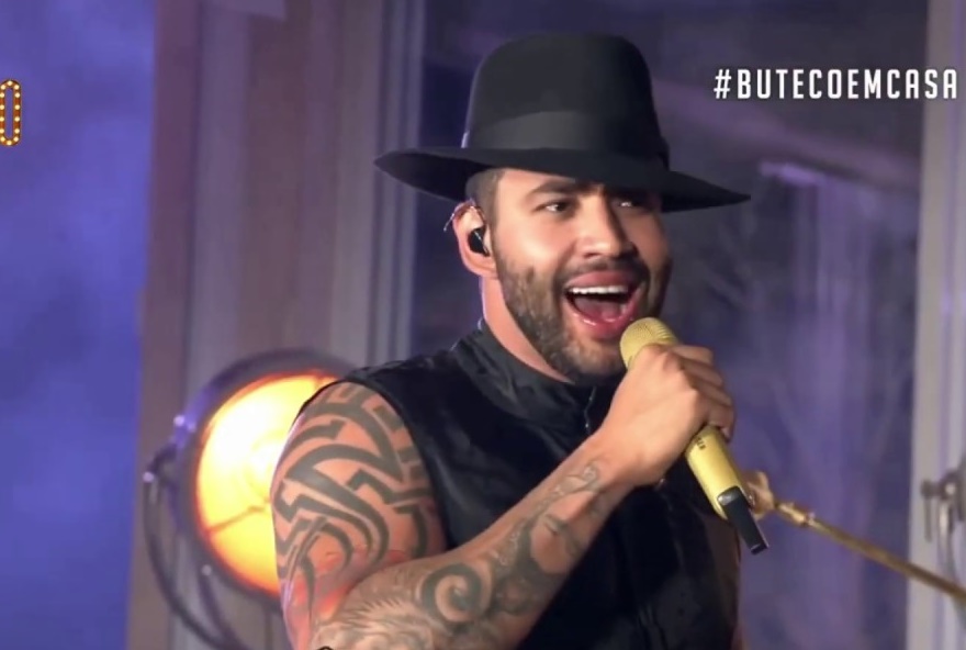 Gusttavo Lima desiste de live após polêmica com Conar: 'Politicamente correta não tem graça'