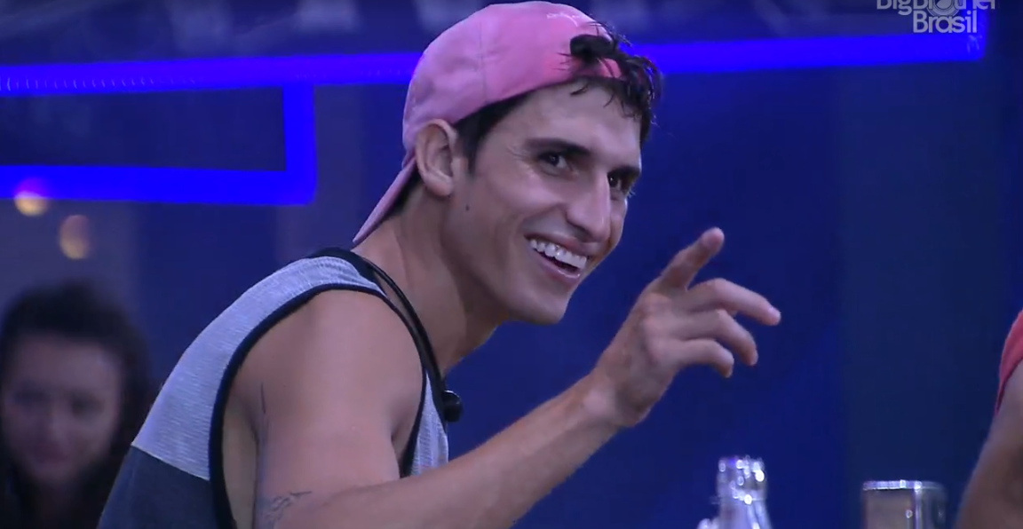 Fantástico desiste de reportagem com Prior após polêmica envolvendo abuso sexual