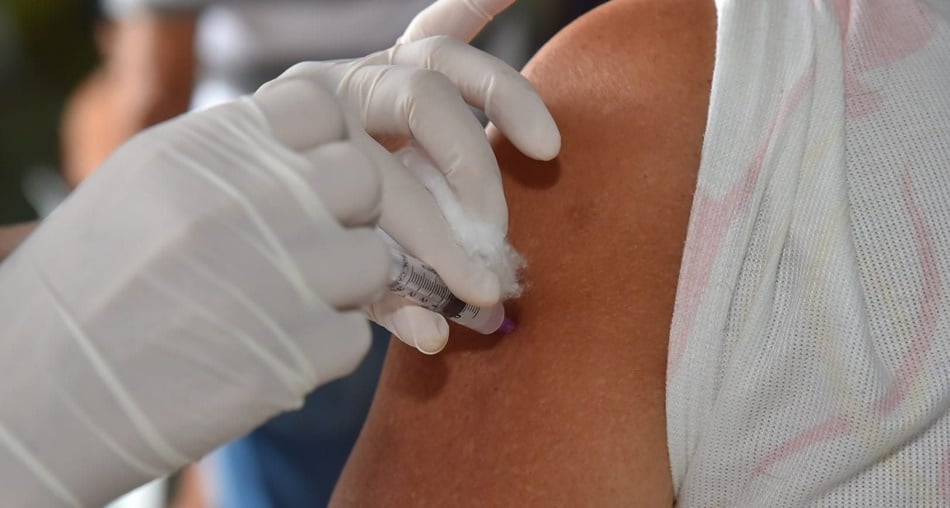 Conhece a Lei de Gérson? Ela explica o brasileiro na hora de furar fila na vacinação