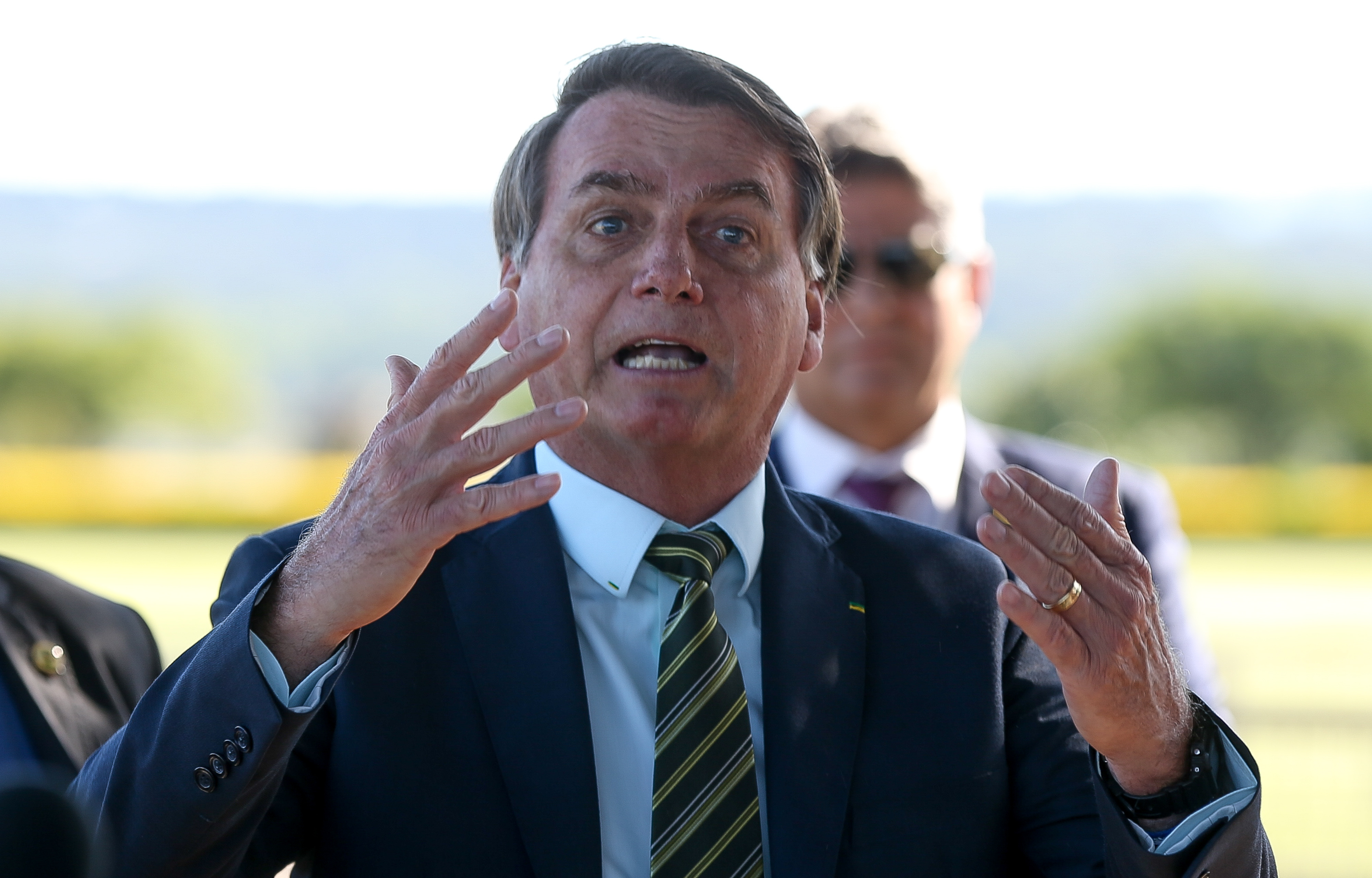 Jair Nobel da Paz ganha destaque no Twitter