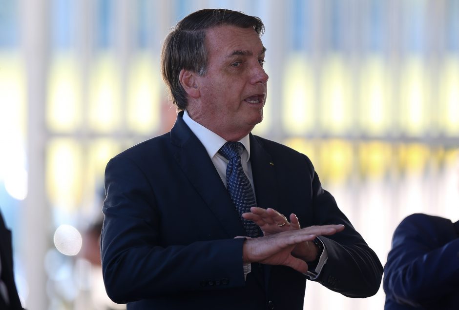 Brasil pode ficar no fim da fila para receber vacina contra covid-19, diz