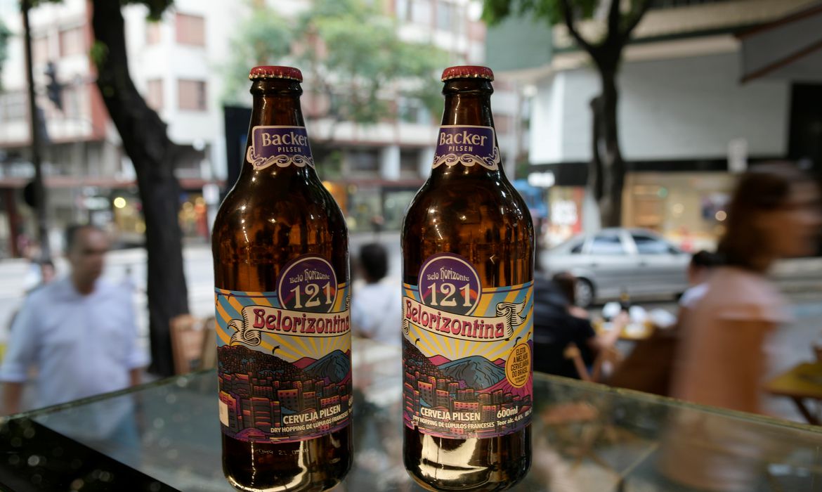 A Polícia Cilvil revelou, nesta quarta-feira (8), que a hipótese da cervejaria mineira Backer ter sido alvo de sabotagem foi rejeitada. (Foto: Washington Alves/Reuters)