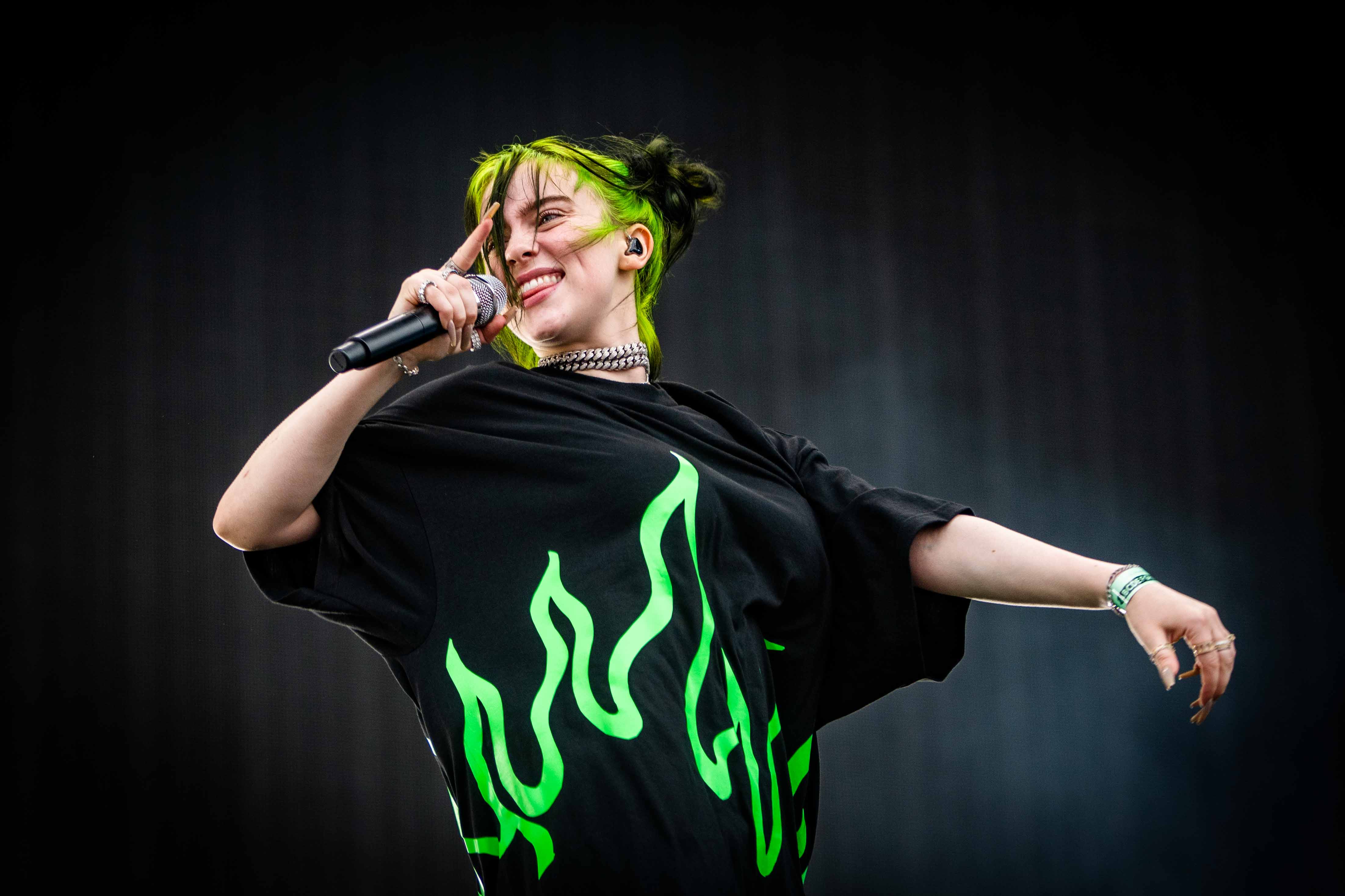 Billie Eilish diz que não é feliz com o próprio corpo Billie Eilish anuncia nova música para a próxima semana