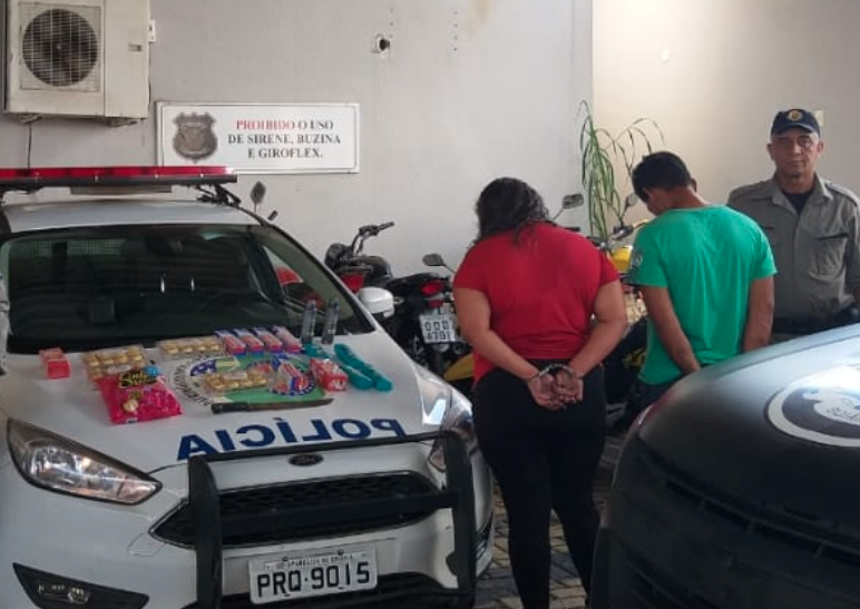 Casal suspeito de furtar carro do pai de Anderson Novais foi preso também por furto a supermercado (Foto: Divulgação)