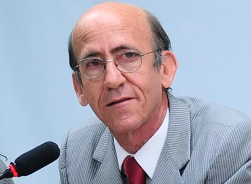 Rubens Otoni ignora críticas de Ciro ao PT; "defendo frente de centro-esquerda"