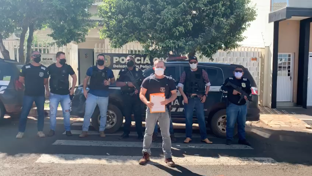 Equipe da Polícia Civil que prendeu suspeitos de roubar gado no sudoeste goiano (Foto:  Polícia Civil)