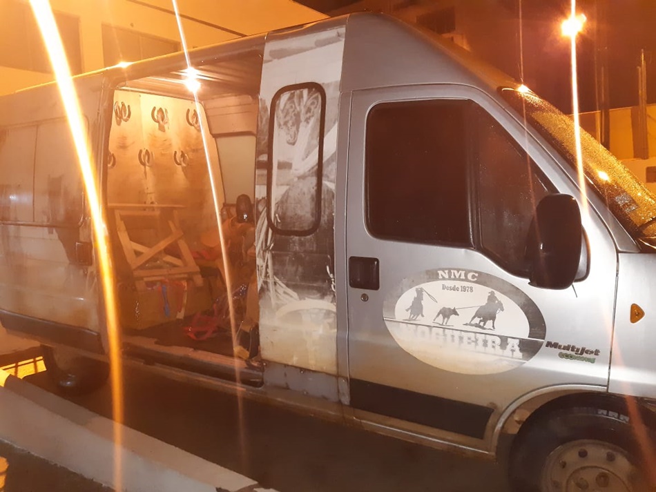 Polícia recupera carga roubada com selaria em Aparecida de Goiânia