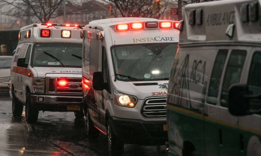A chamada de Covid-19, o número de infecções pelo novo coronavírus chegou nesta segunda-feira a dois milhões em todo o mundo. (Foto: Scott Heins / AFP)
