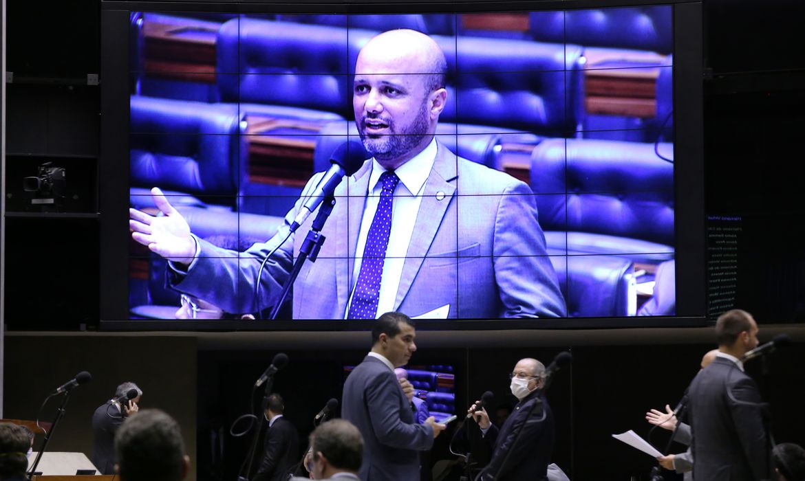 O plenário da Câmara dos Deputados aprovou nesta segunda (27) o texto da medida provisória que transforma a Embratur em agência autônoma.  (Foto: Cleia Viana/Agência Brasil)