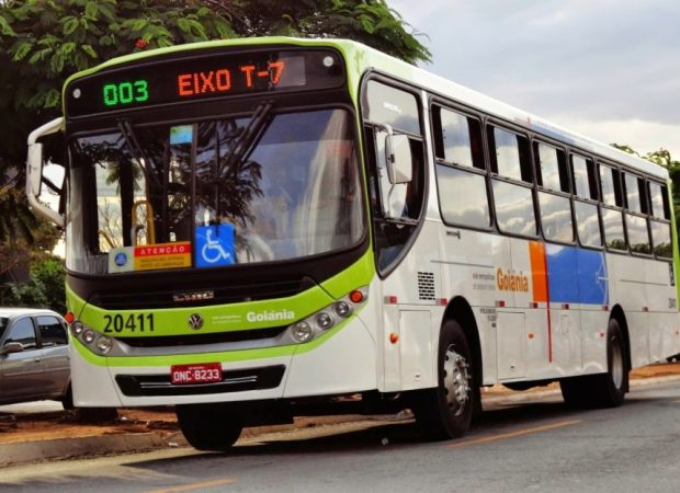Secretário defende 100% da frota de ônibus em horário de pico