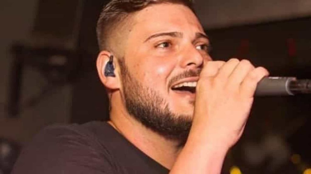 Cantor sertanejo Leandro Breda morre de dengue hemorrágica aos 27 anos