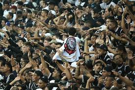 A torcida do Corinthians decidiu se unir para ajudar os que mais precisam em meio à pandemia do novo coronavírus (covid-19). (Foto: reprodução)