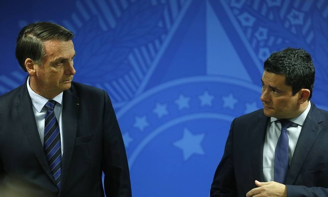 Sergio Moro apresentou uma troca de mensagens em que Jair Bolsonaro pede a troca de comando na PF com base em uma informação de que a corporação estaria investigando deputados bolsonaristas. (Jorge William/Agência O Globo)