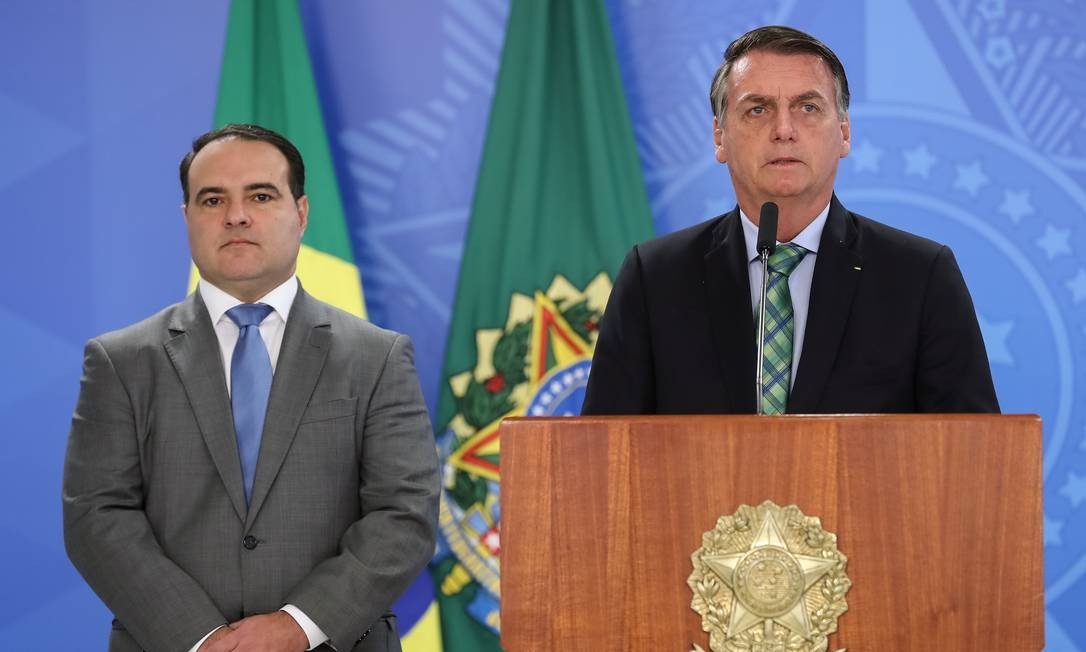 Pressionado pelas acusações de Sergio Moro de que tentava interferir em investigações da Polícia Federal (PF), o presidente Jair Bolsonaro decidiu adiar a escolha do novo ministro da Justiça. (Foto: Marcos Correa / Agência O Globo)