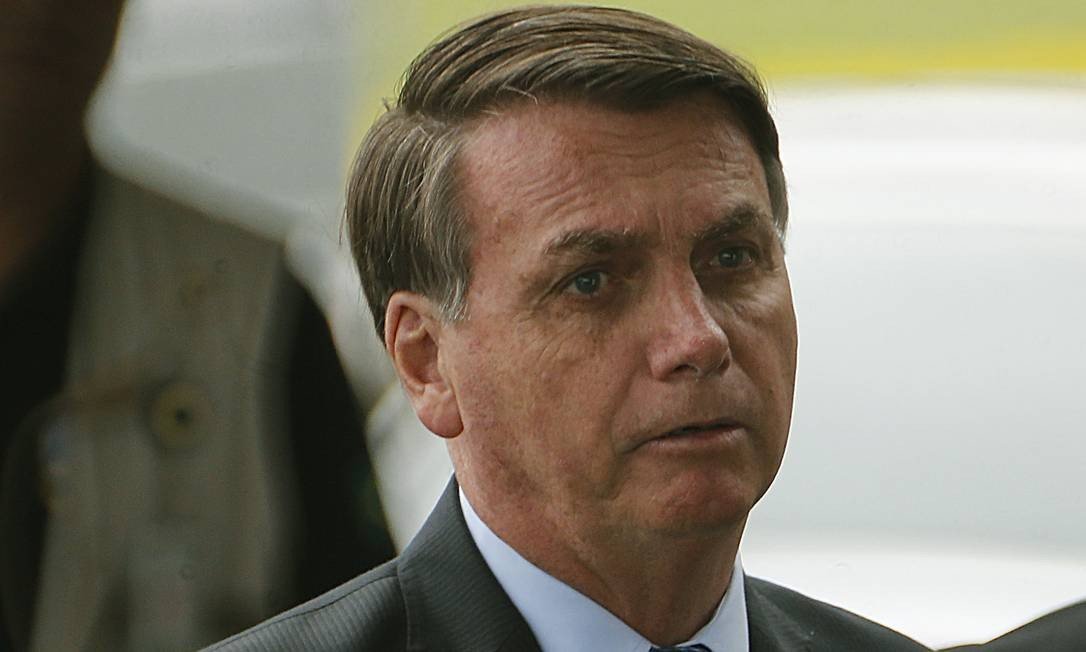 Chico Buarque e Walter Casagrande assinam novo pedido de impeachment de Bolsonaro