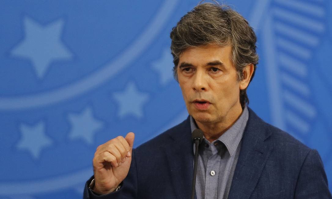 Ministro da Saúde privilegia militares a servidores de carreira para cargos na pasta