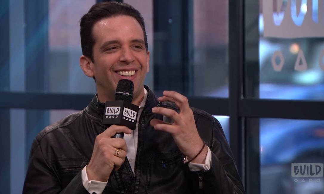 Astro da Broadway e famoso por atuar em 'Law & Order', Nick Cordero teve perna direita amputada por causa do coronavírus. (Foto: reprodução)