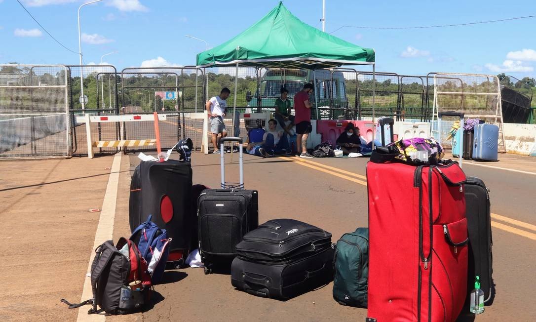 O governo federal decidiu nesta quarta-feira prorrogar por mais 30 dias a proibição da entrada de estrangeiros no Brasil por rodovias ou outros meios terrestres. (Foto: Fotoarena / Agência O Globo)