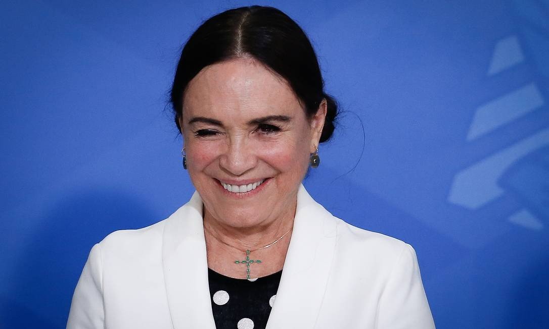 Gabriela Duarte parou de seguir a mãe no Instagram Regina Duarte compara prisão de golpistas com campo de concentração e Holocausto