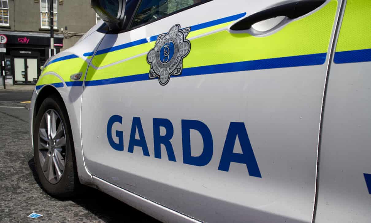 Brasileiros presos supostamente a caminho de assassinato estão sendo interrogados; um deles pode ser de Anápolis (Foto: reprodução/Radharc Images/Alamy)