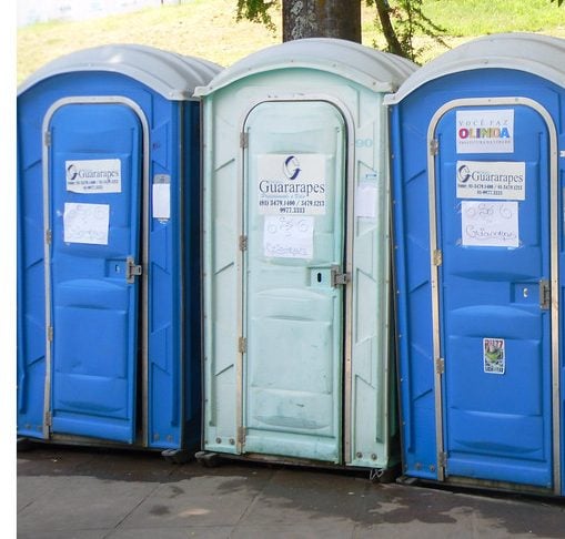 Projeto visa instalação de banheiros químicos em feiras livres goianas