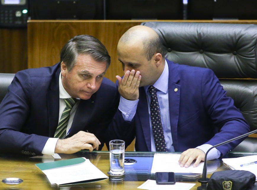 “Estão falando que é vídeo de campanha”, diz Vitor Hugo sobre reunião ministerial