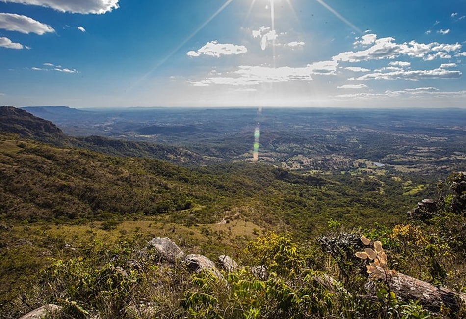 Dois homens são flagrados praticando MotoCross em parque da cidade de Goiás