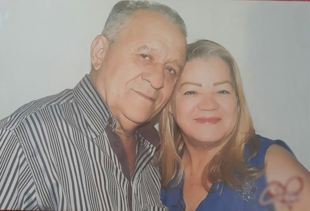 Casal de idosos se recupera da Covid-19 e são recebidos com festa por familiares (Foto: divulgação)