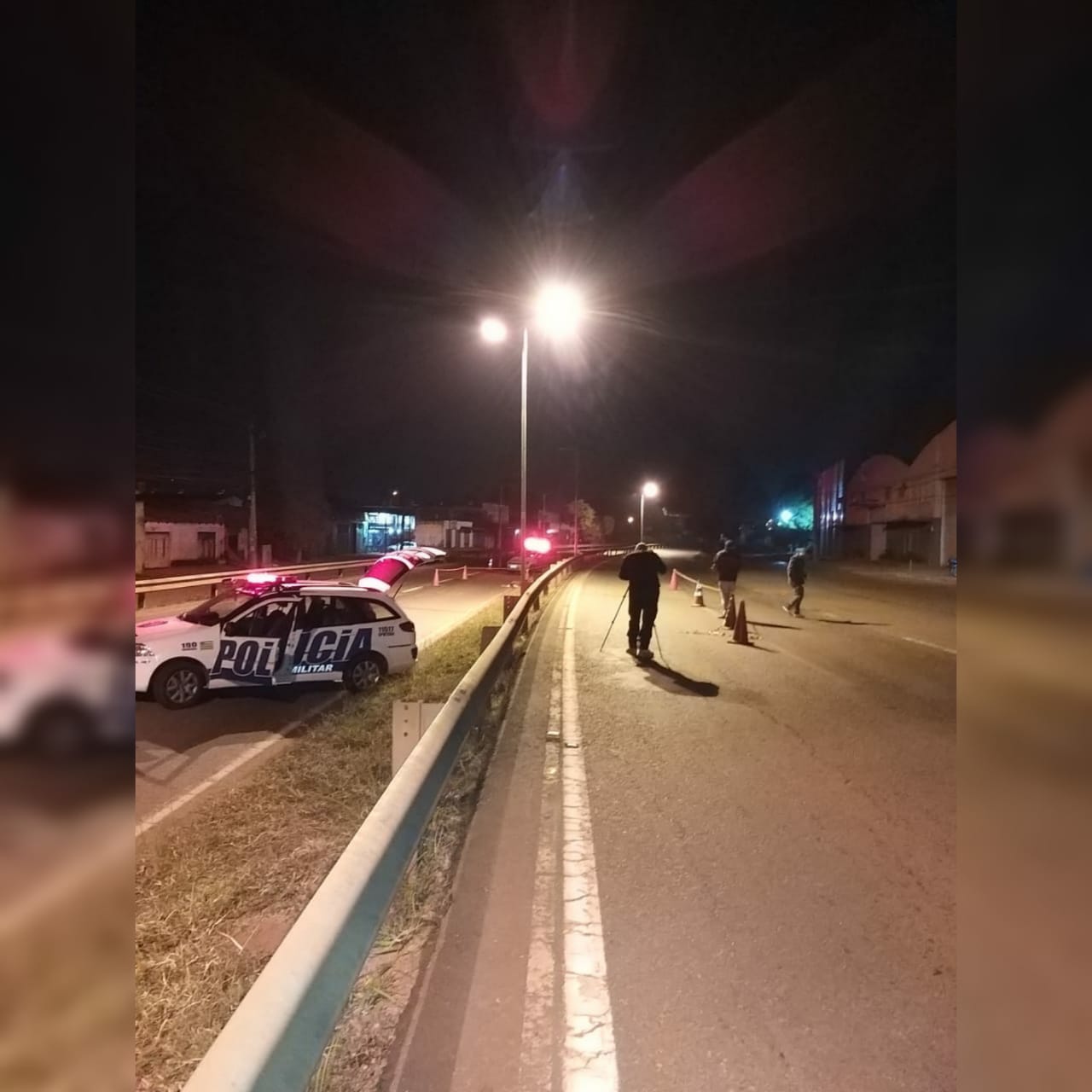Um motociclista morreu, na madrugada deste sábado (31), após bater contra uma proteção de metal no Jardim Nova Esperança, em Goiânia. (Foto: divulgação/Polícia Civil)