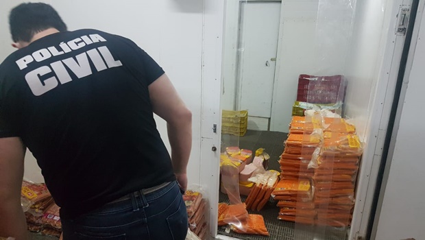 Polícia flagra panificadora com 1,2 tonelada de produtos vencidos em Goiânia