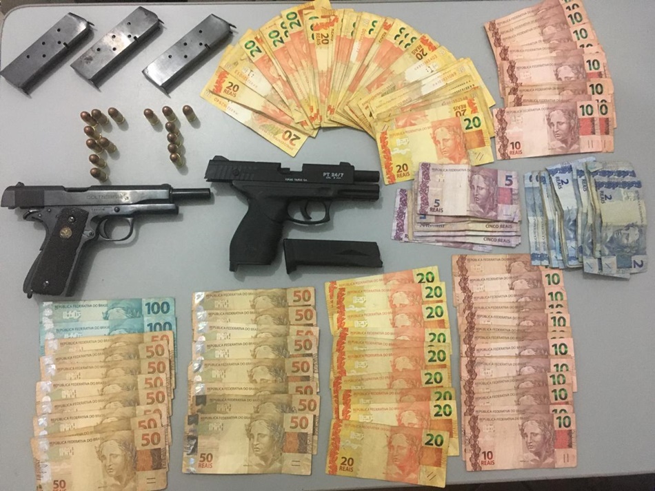 Dupla é suspeita de tráfico de maconha, crack e cocaína em Anápolis