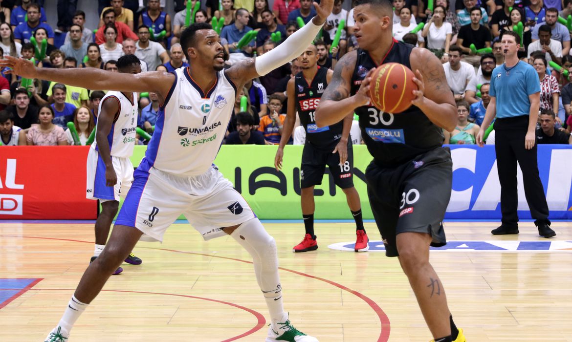 Reunidos por videoconferência, as 16 equipes que participam do NBB (Novo Basquete Brasil) concordaram em cancelar a temporada 2019/2020. (Foto: Gabriella Tayne/ Marketing Unifacisa)