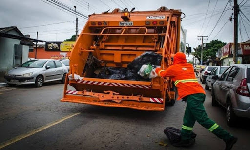 Dia do Gari: por trás de cada uniforme, histórias de quem cuida da cidade