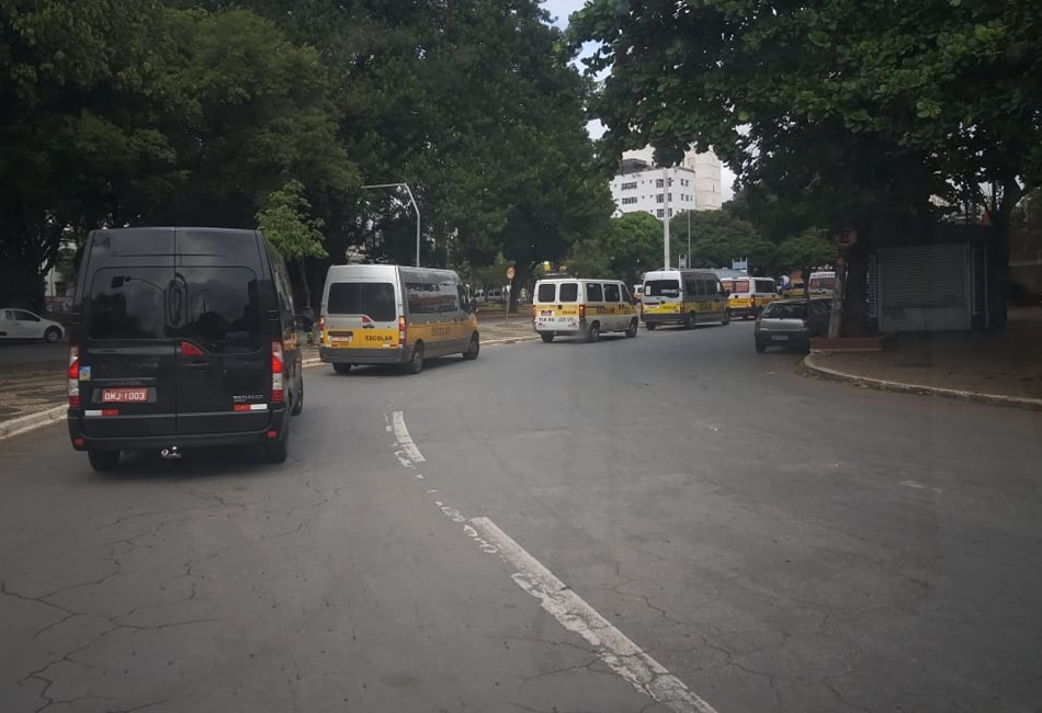 OCB, Assembleia e governo vão doar cestas básicas para motoristas de vans