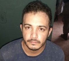 Polícia prende homem por assaltar usando máscara de prevenção contra coronavírus