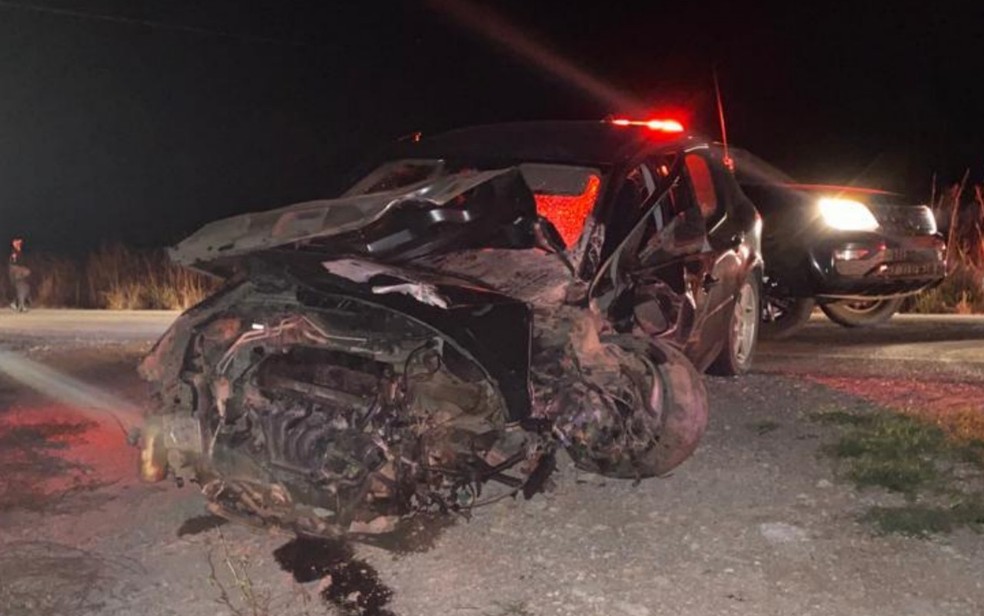 Mãe e filho morrem em grave acidente na GO-118, em Campos Belos