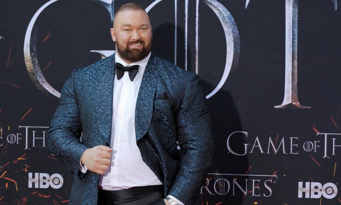 Ator de 'Game of thrones' bate recorde de levantamento de peso