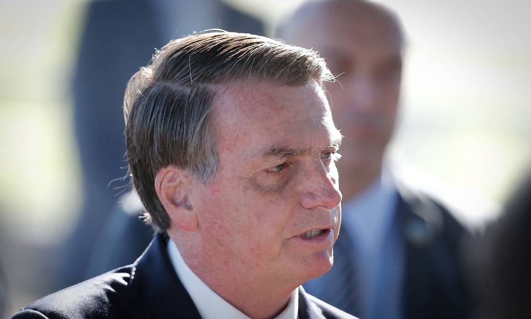 Auxílio emergencial: Bolsonaro veta projeto que dava preferência a mães no pagamento do benefício