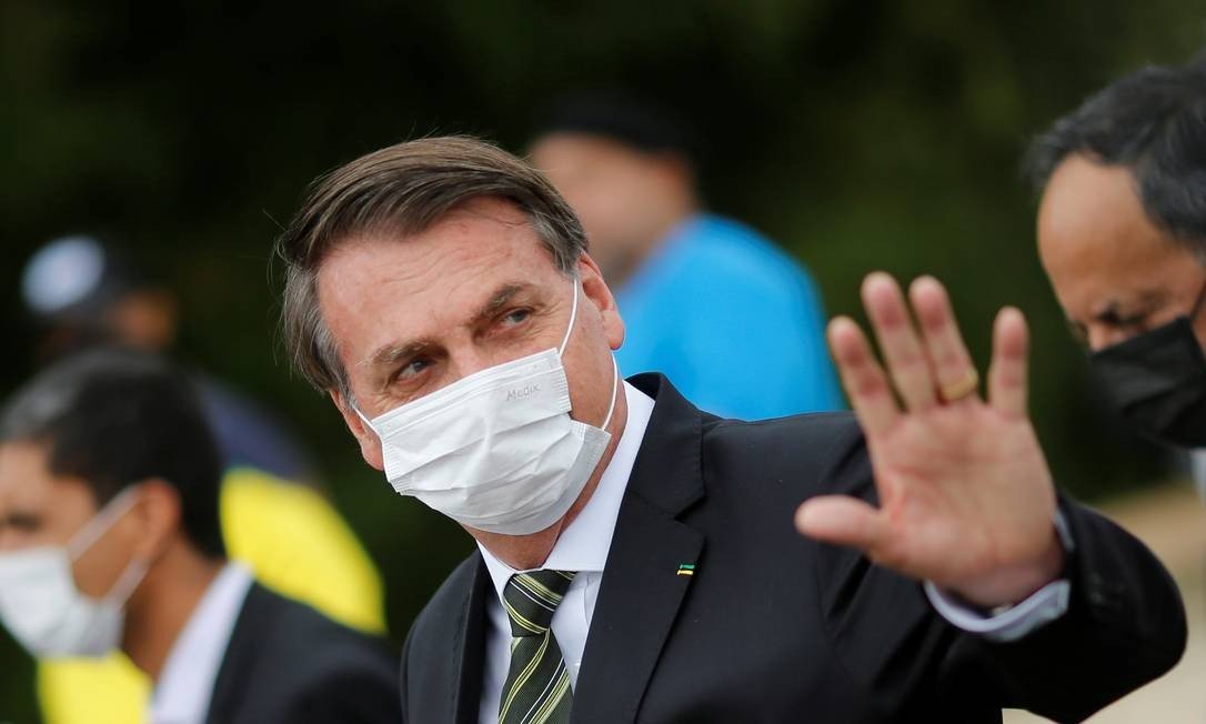 Bolsonaro volta a questionar os números da Covid-19 no Brasil