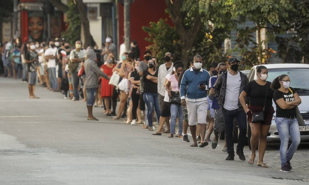 Proposta da deputada Erika Hilton Lula sanciona lei que cria política de trabalho digno para população de rua