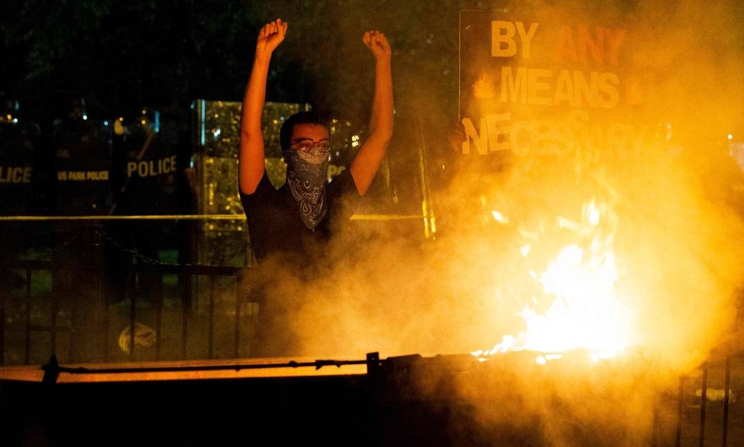 EUA ingressam em seu oitavo dia de protestos, mesmo com toques de recolher e com Guarda Nacional