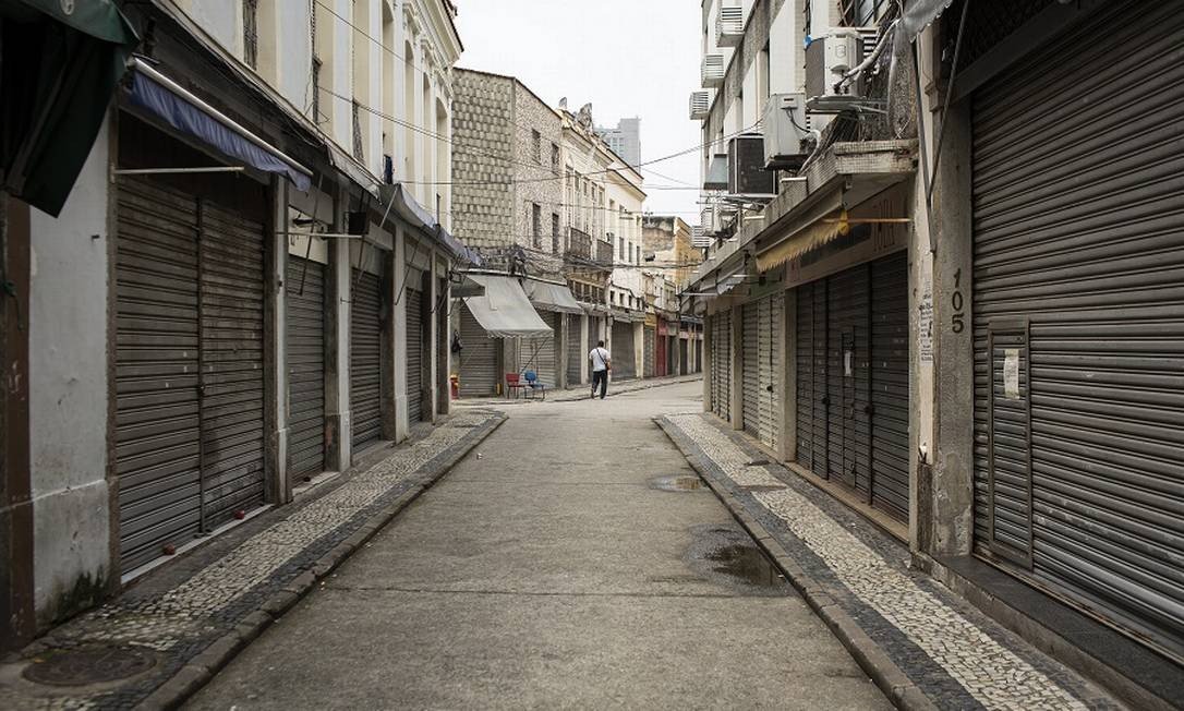 No segundo balanço de casos divulgado pelo Ministério da Saúde nesta segunda-feira, o número de infectados pelo novo coronavírus chegou a 107.780, com 7.321 mortes. (Foto: Agência O Globo)