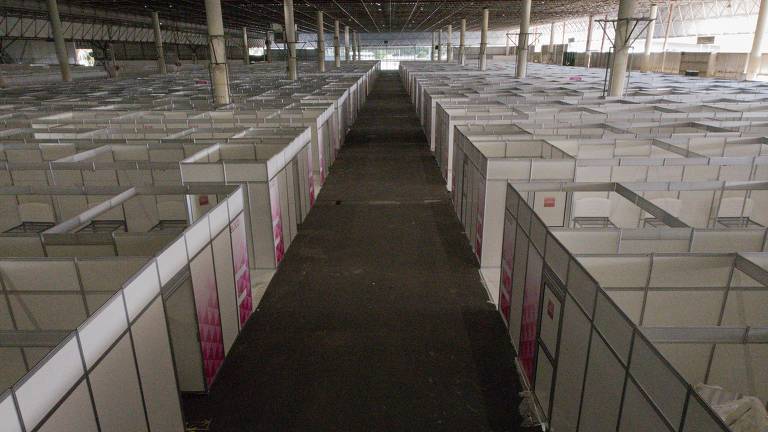 Desaba internação em hospitais de campanha em SP, e prefeitura vai fechar Pacaembu