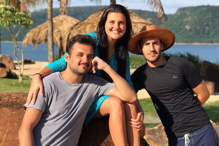 Trio de jovens irmãos passa sem problemas pelo novo coronavírus