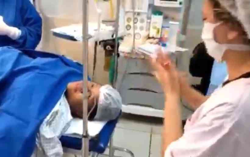 Intérprete de Libras traduz parto para pais surdos em Goiânia