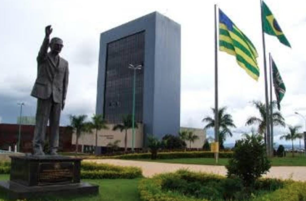 Quase metade dos candidatos a prefeito de Goiânia ainda cumprem mandato no legislativo