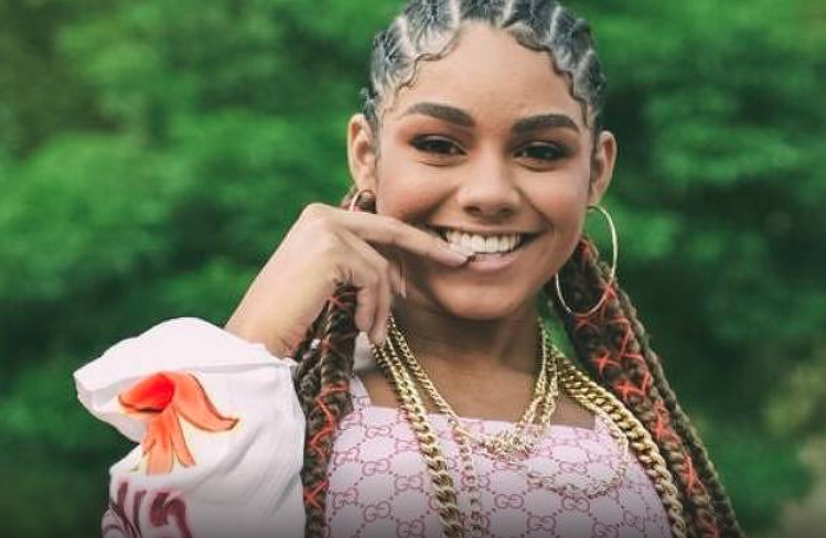 Angel, a cantora de 16 anos que explodiu com o Tik Tok (Foto: Divulgação)